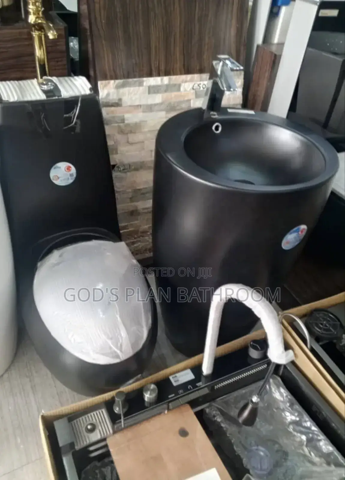 Executive Master Black Toilet