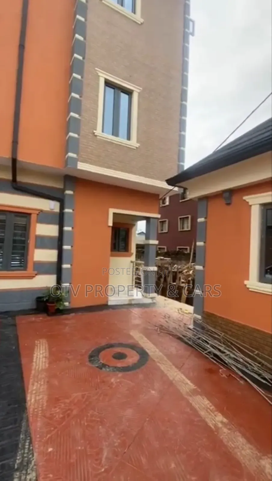 Furnished 13bdrm Block of Flats in Shomolu for sale