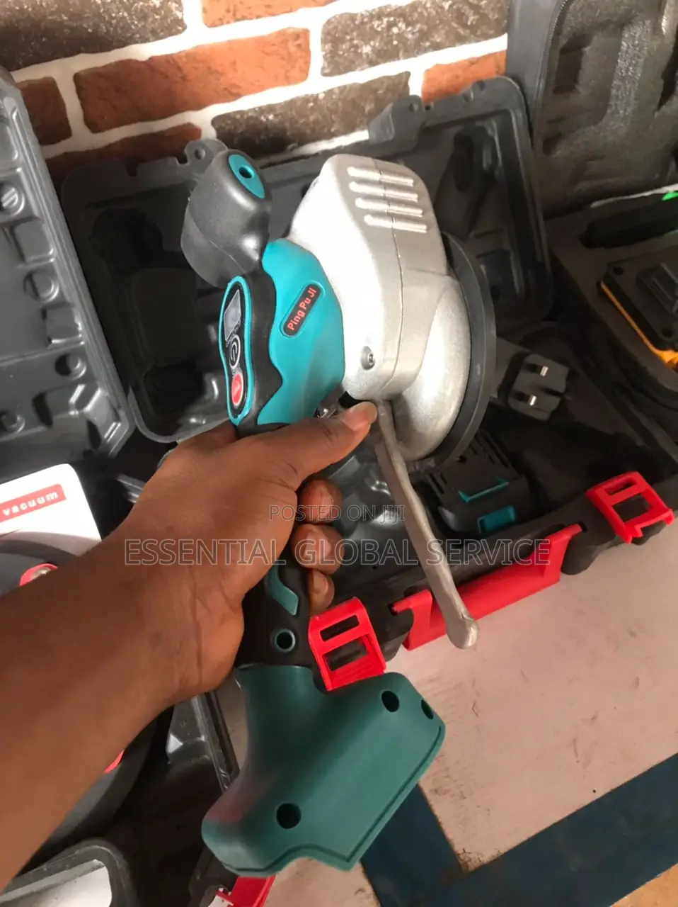 Tile Vacuum Lifter and Vibrator