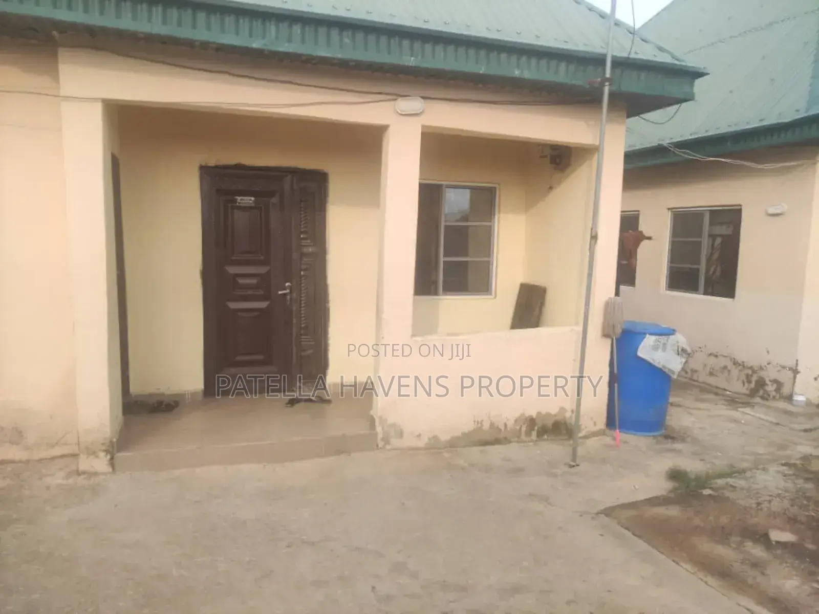 5bdrm Block of Flats in Kuje for sale