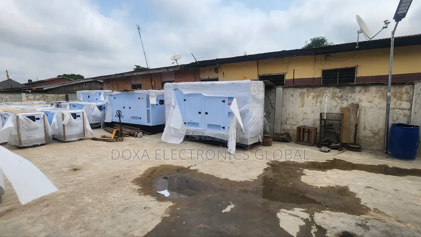 300kva Uk  Perkins Soundproof Diesel Generator