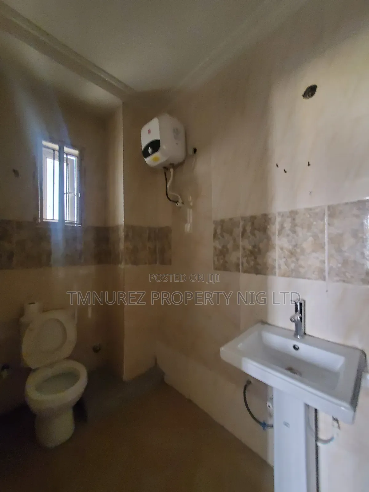 Mini Flat in Ikate for rent