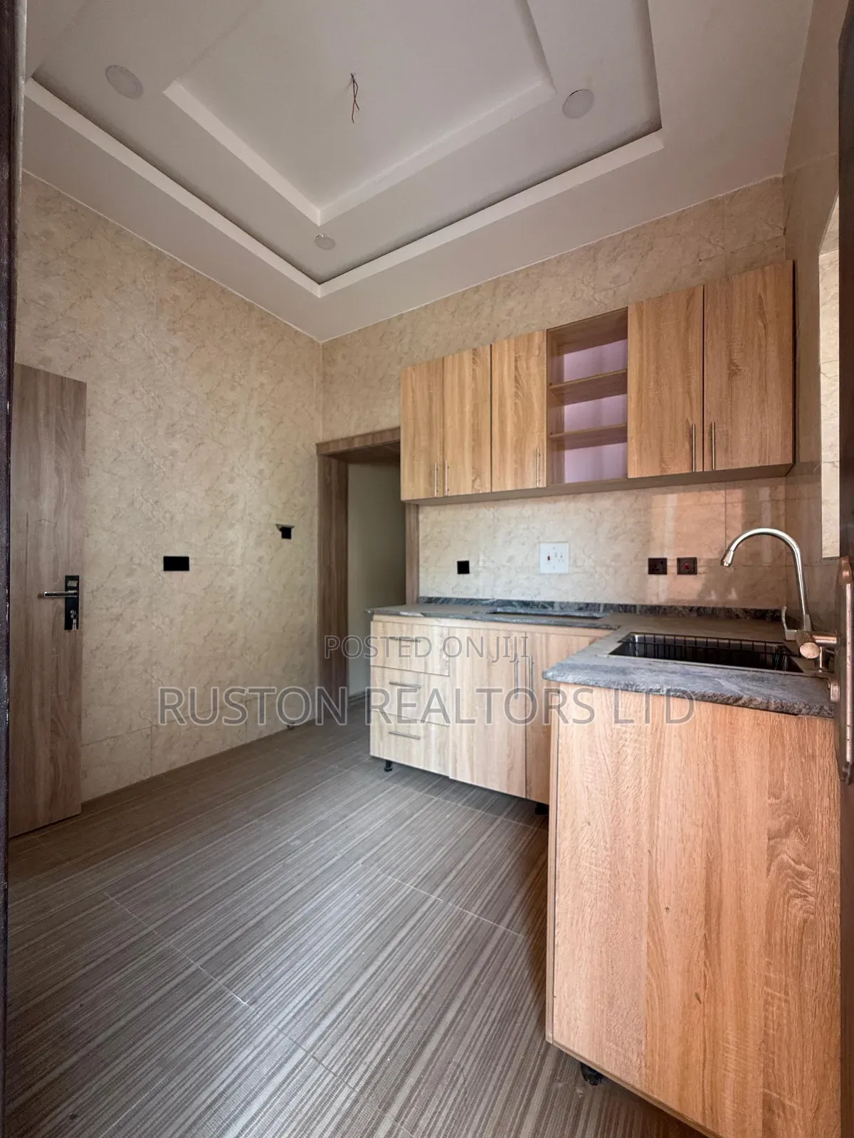 4bdrm Bungalow in Airforce Estate, Ibadan for sale