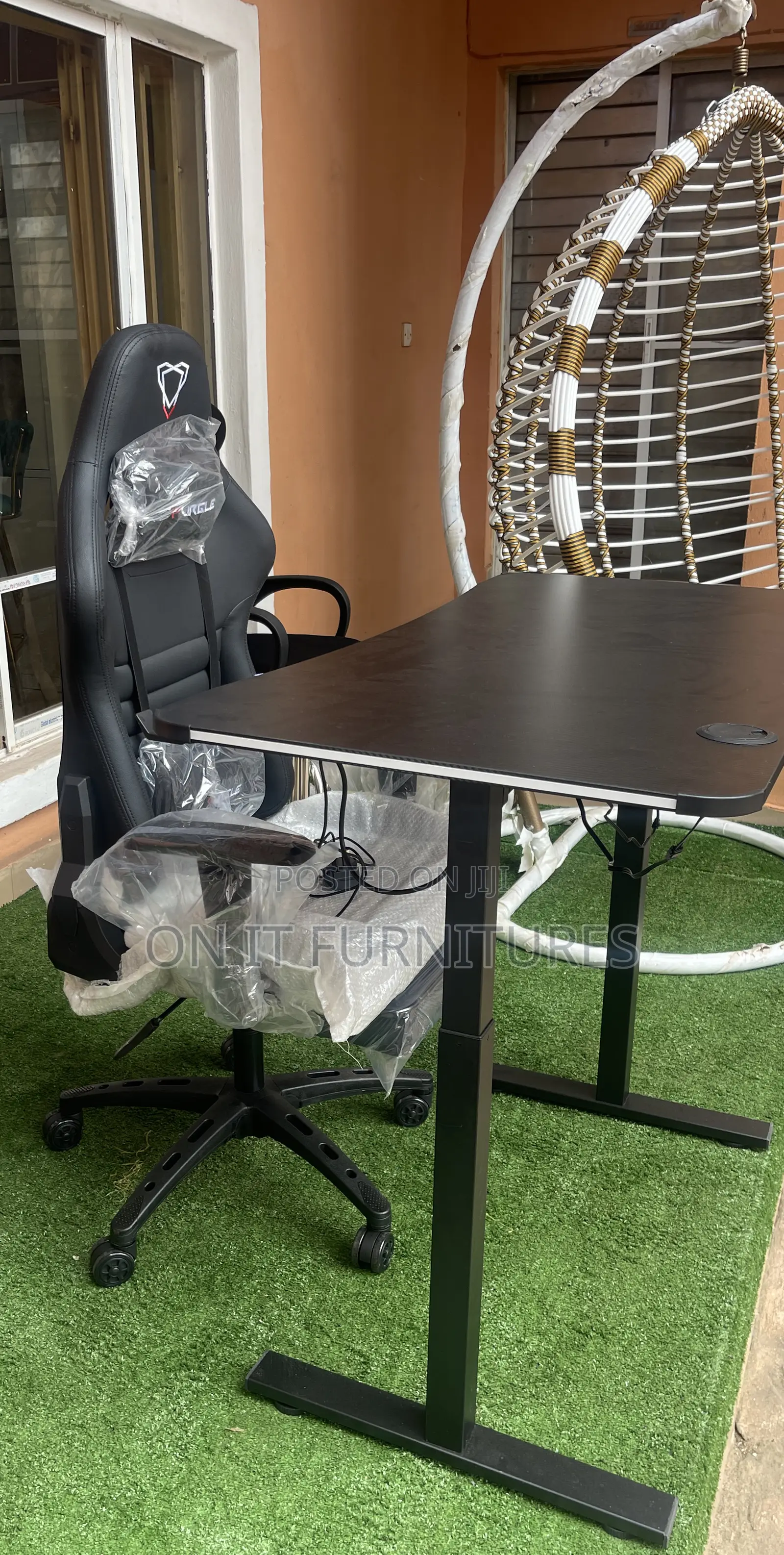 Ultimate Combo 1.4m Electric Adjustable Desk + Furgle Gaming Chair