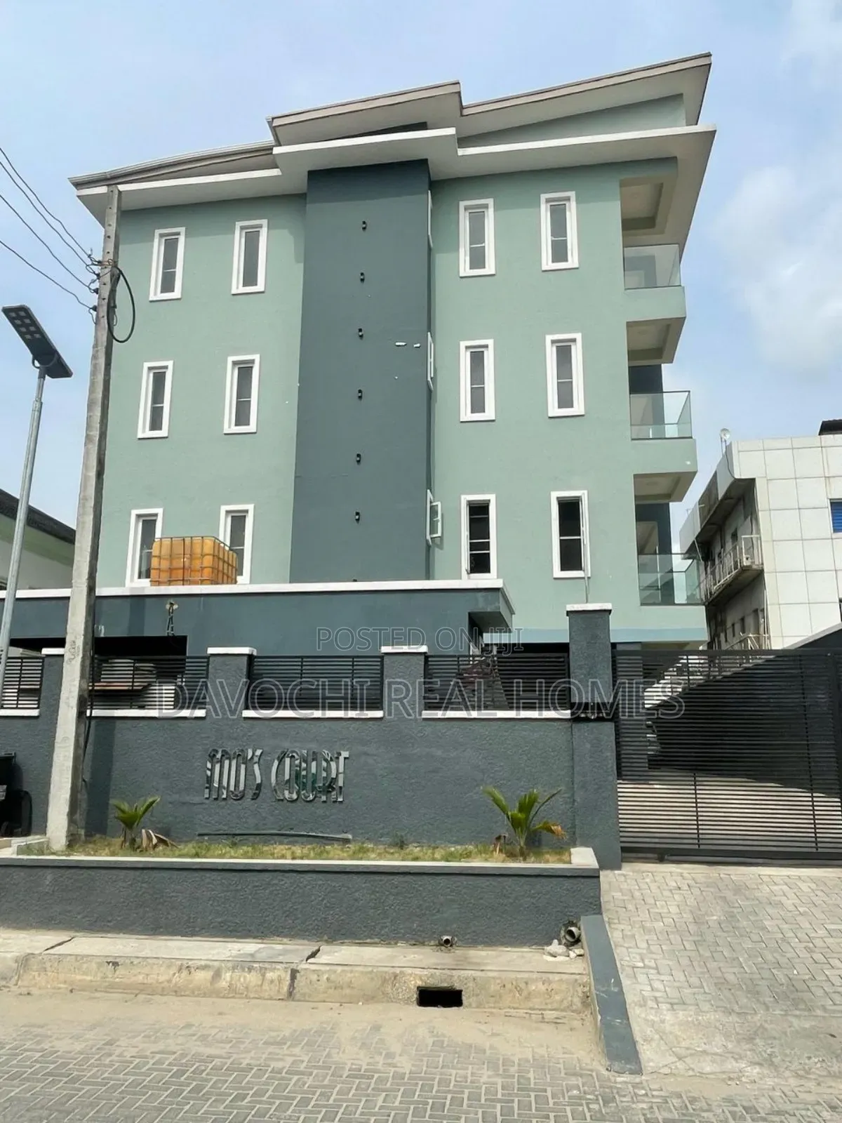 3bdrm Apartment in Osapa, Lekki for sale
