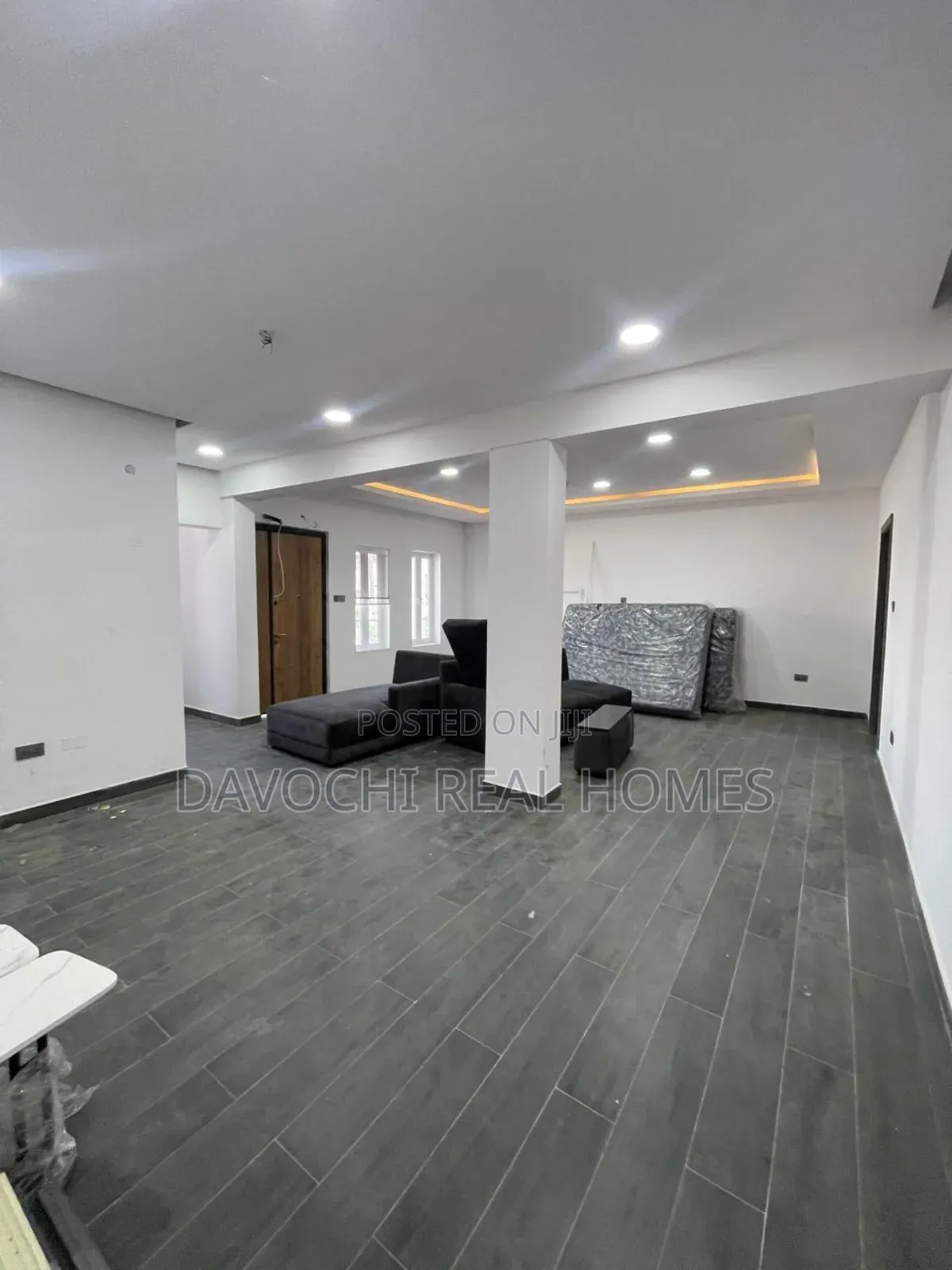3bdrm Apartment in Osapa, Lekki for sale