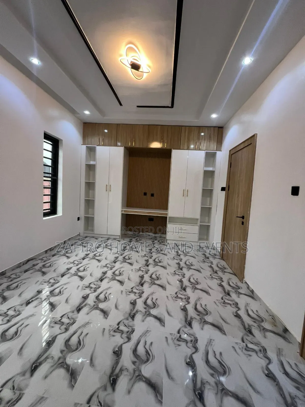 4bdrm Duplex in Purple Gate Estate, for sale