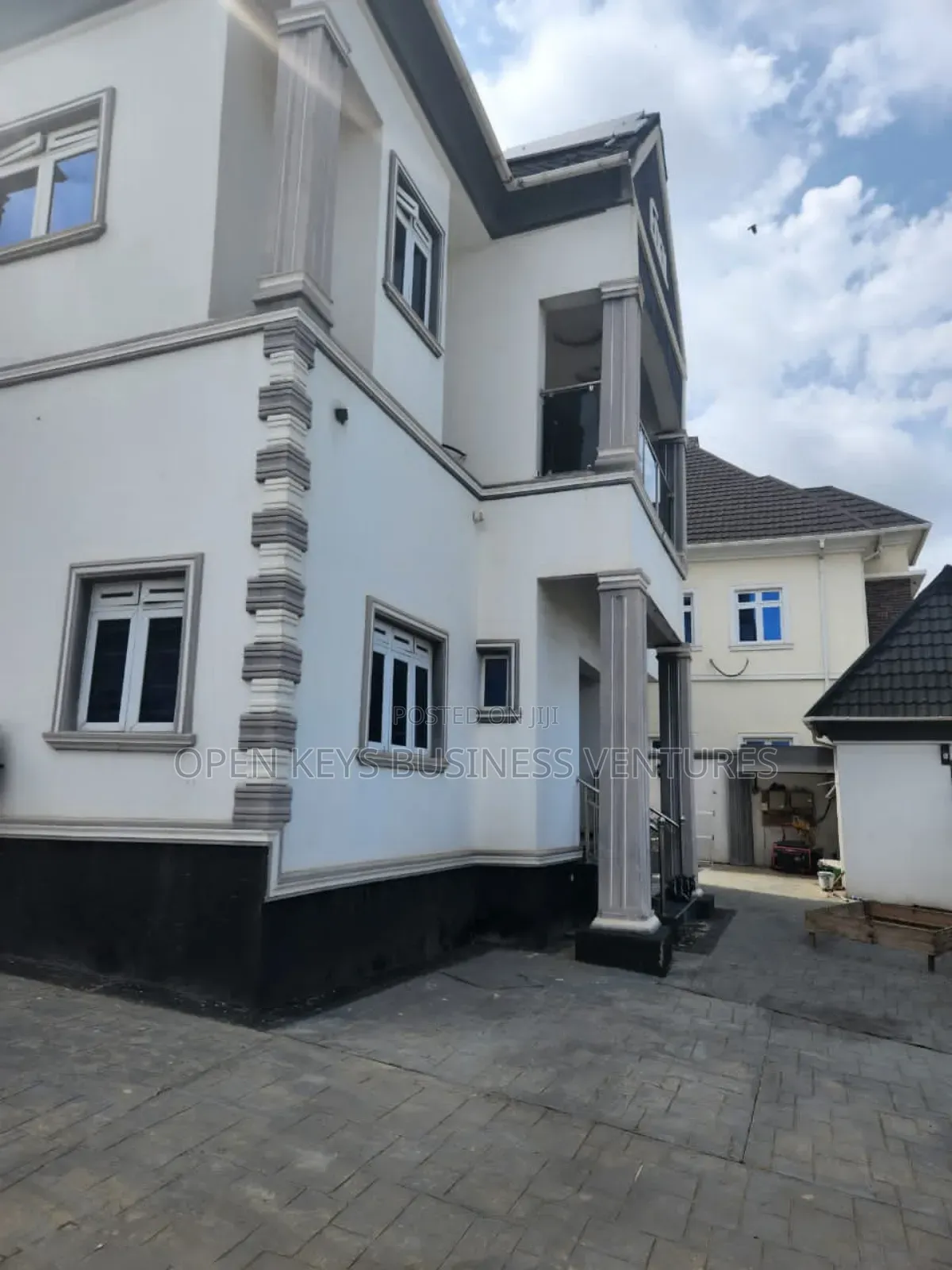 Furnished 5bdrm Duplex in Omololu Olunloyo Gra, Rind Road for sale