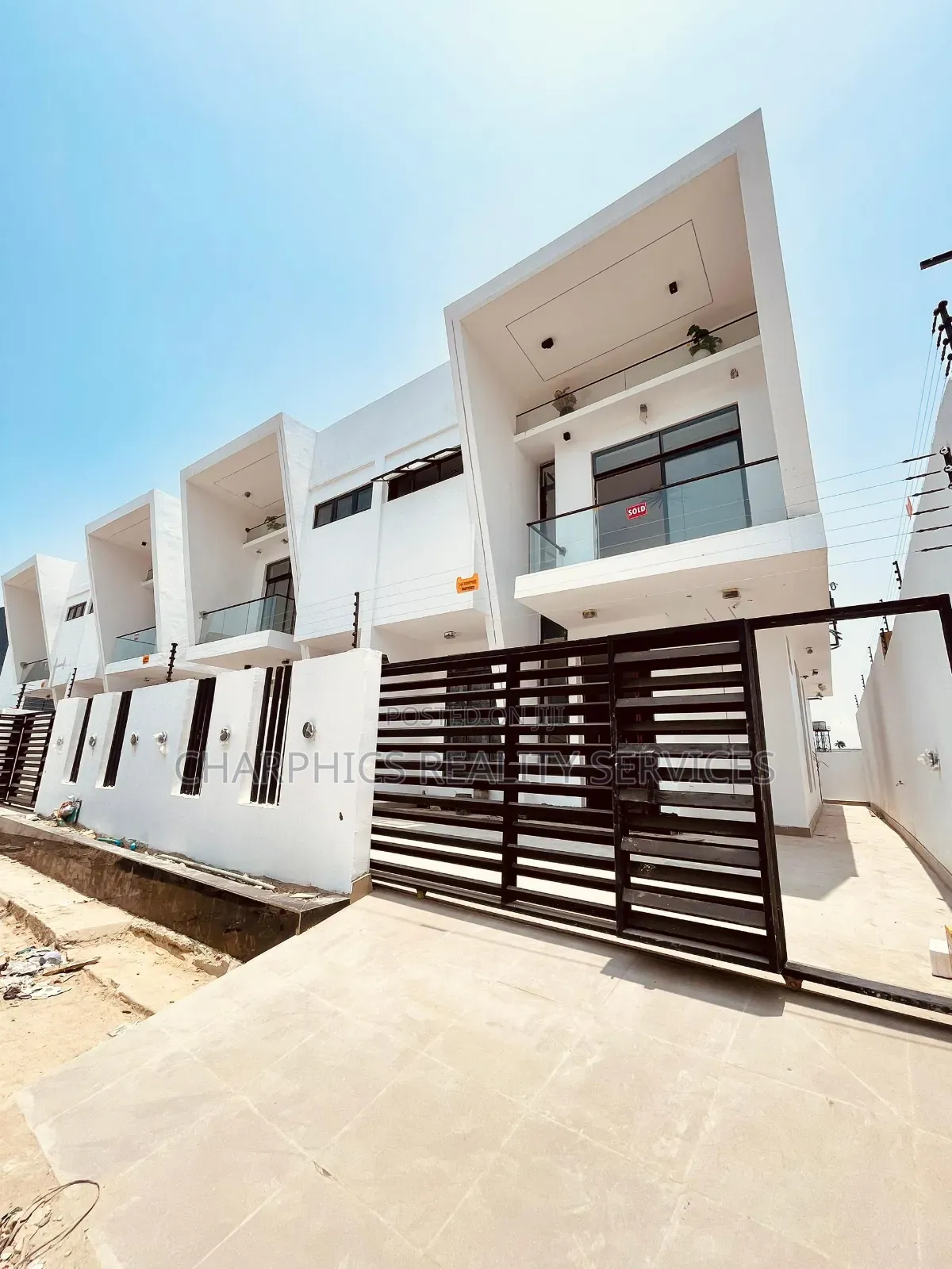 3bdrm Duplex in Lekki Phase 2 for sale