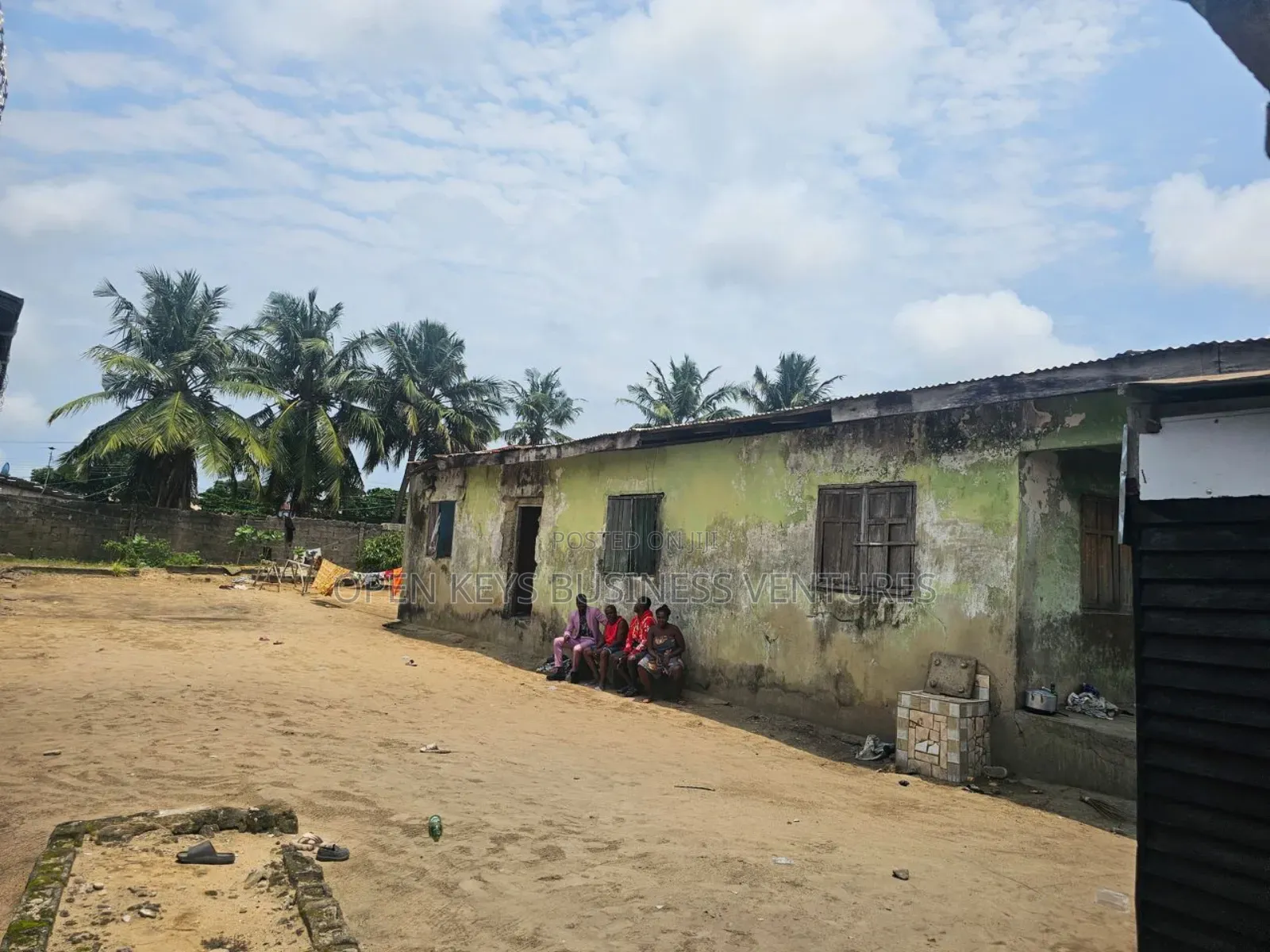 662sqm With Demolishable Buildings of Land