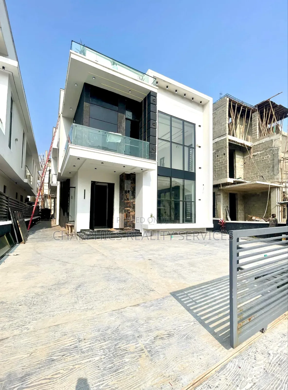 5bdrm Duplex in Lekki for sale