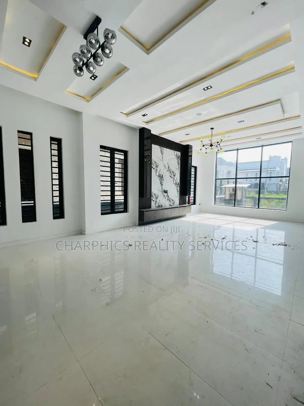 5bdrm Duplex in Lekki for sale