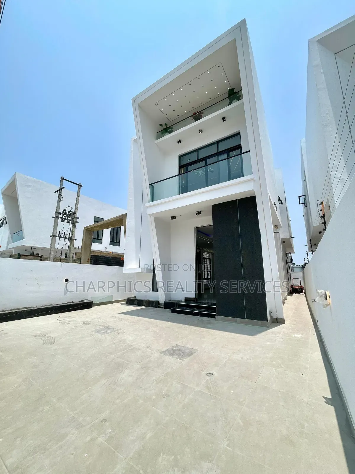 4bdrm Duplex in Lekki for sale