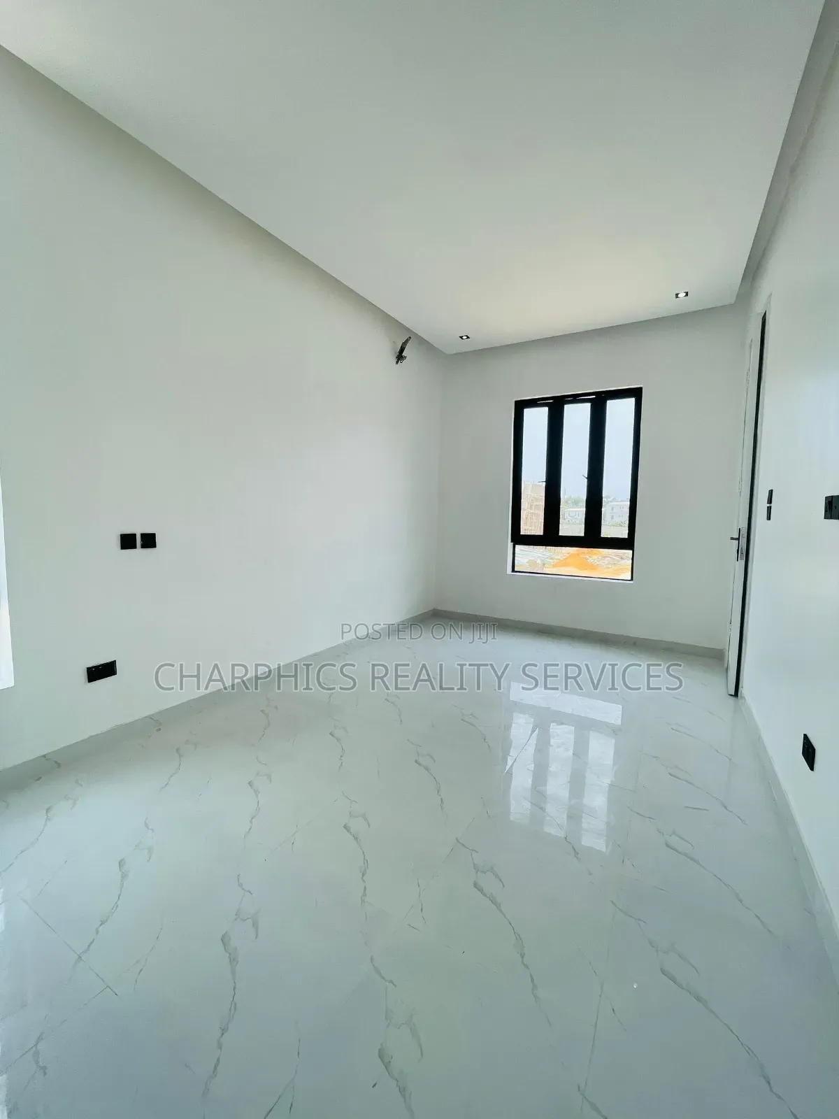 4bdrm Duplex in Lekki for sale