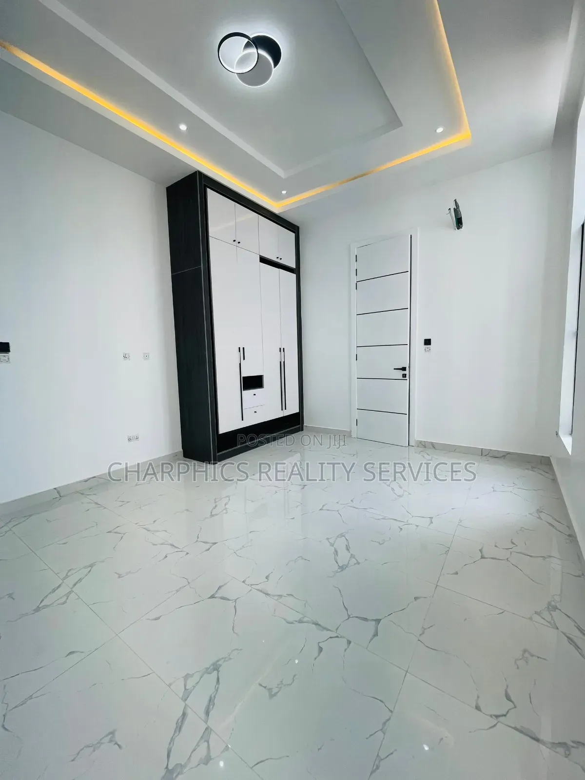5bdrm Duplex in Lekki for sale