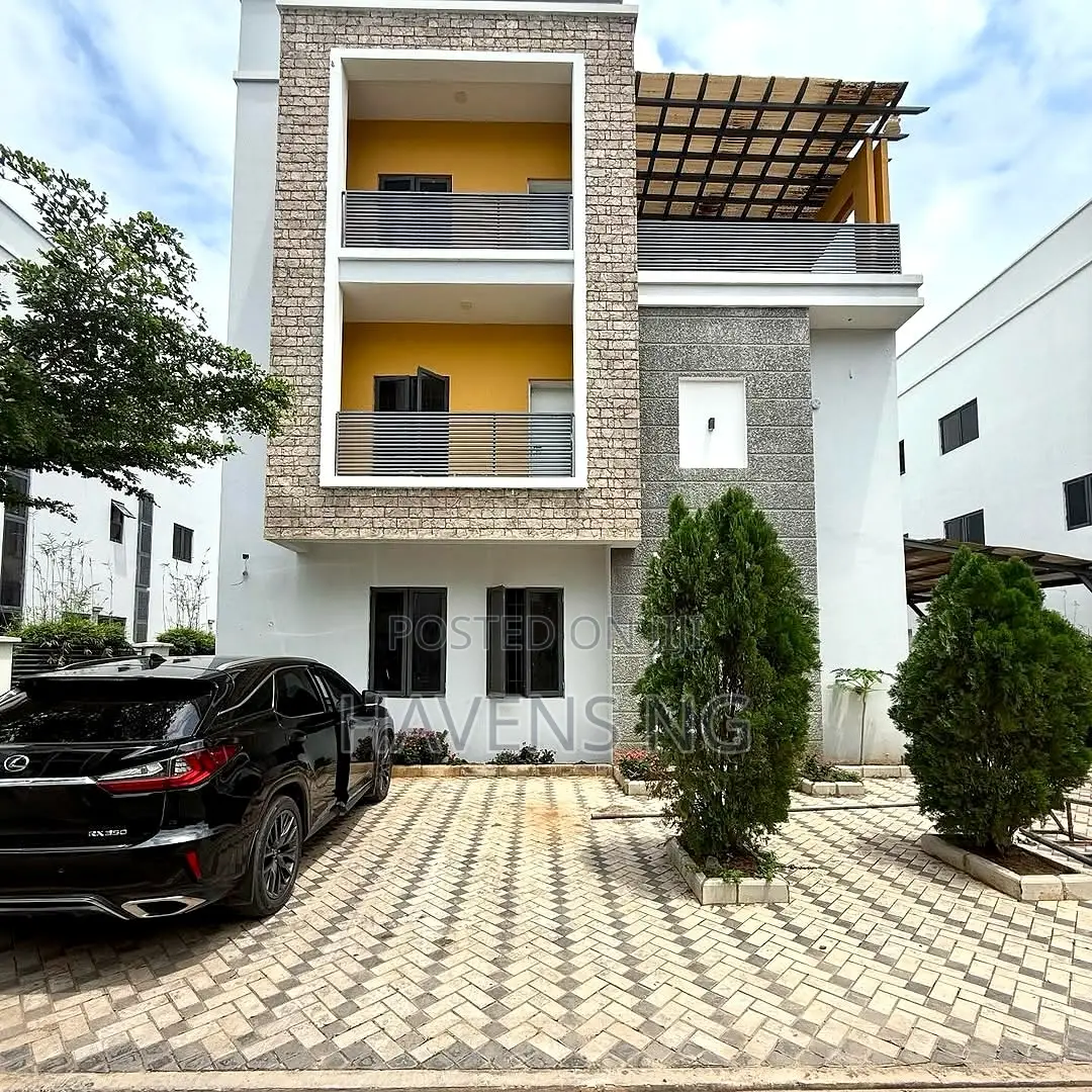 5bdrm Duplex in Wuye for sale