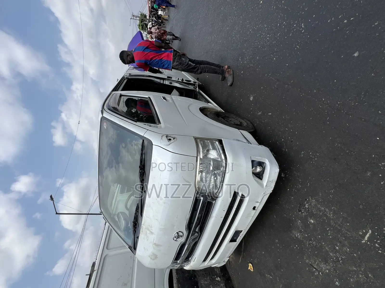 Toyota HiAce 2012