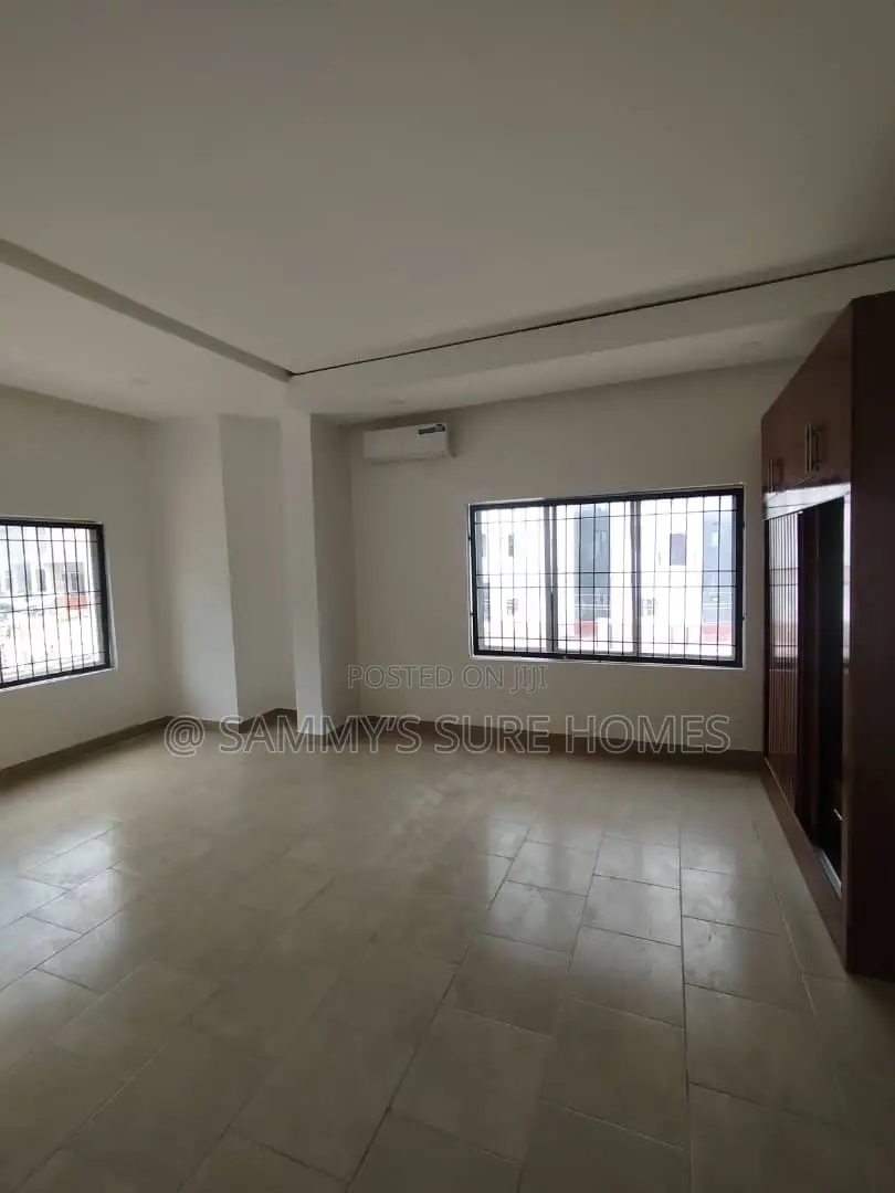 3bdrm Block of Flats in Jahi Gilmore for rent