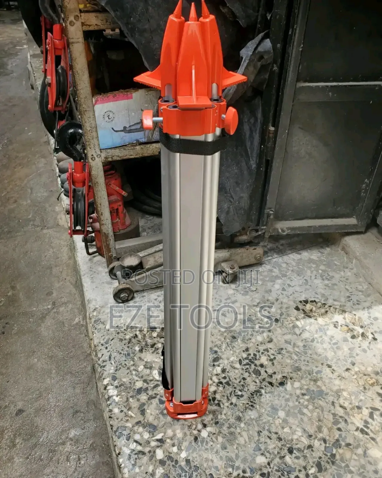 Levelling Tripod Stand