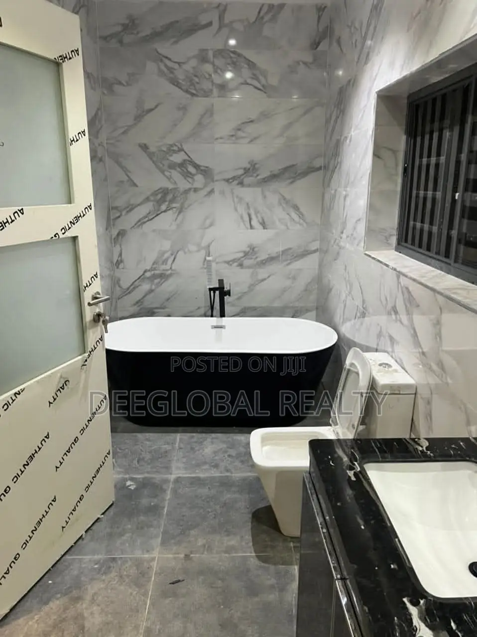 5bdrm Duplex in Lekki Phase 1 for sale