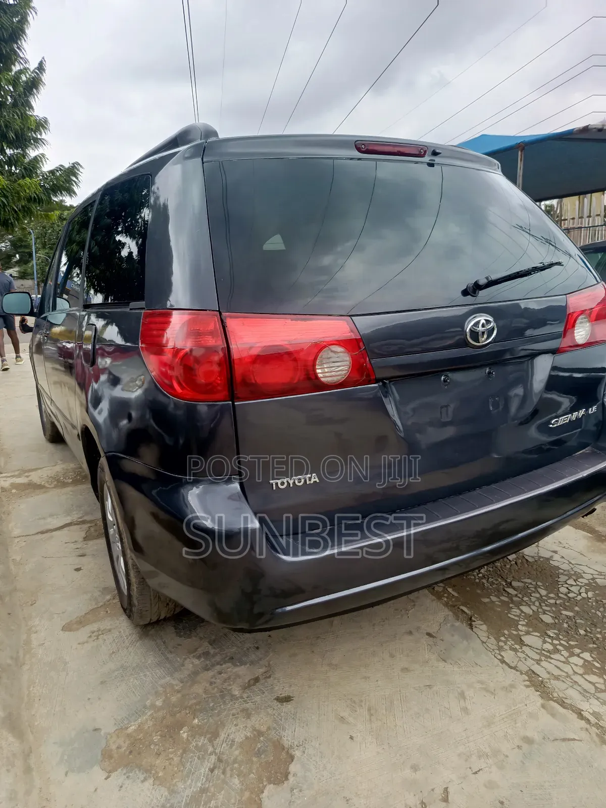 Toyota Sienna LE FWD 2006