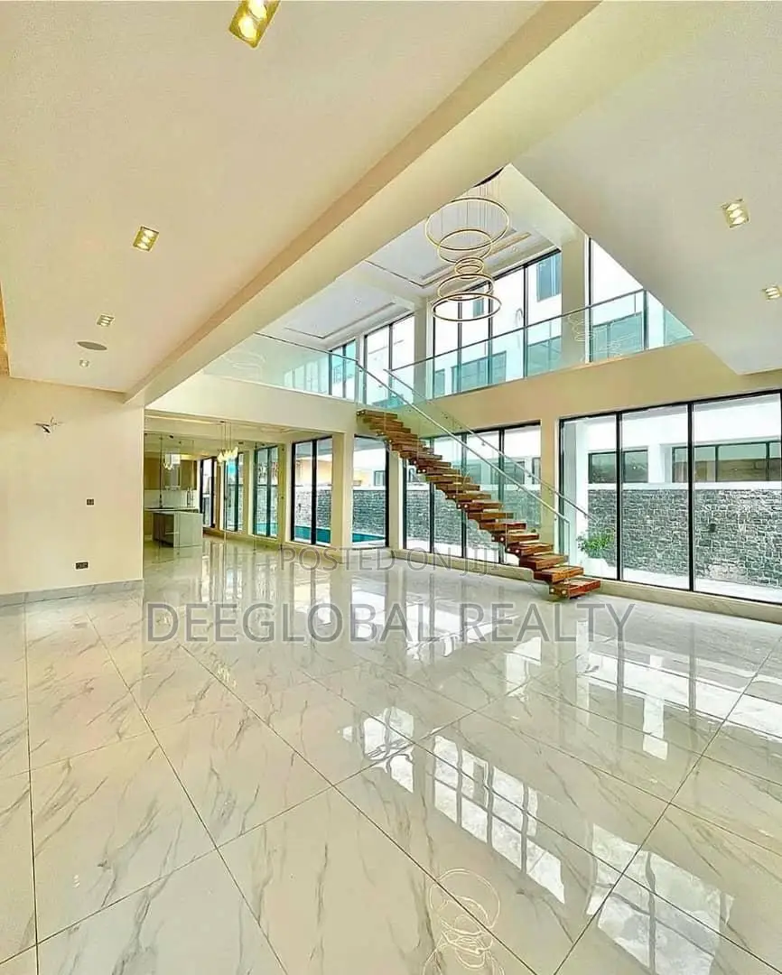 5bdrm Duplex in Lekki Phase 1 for sale