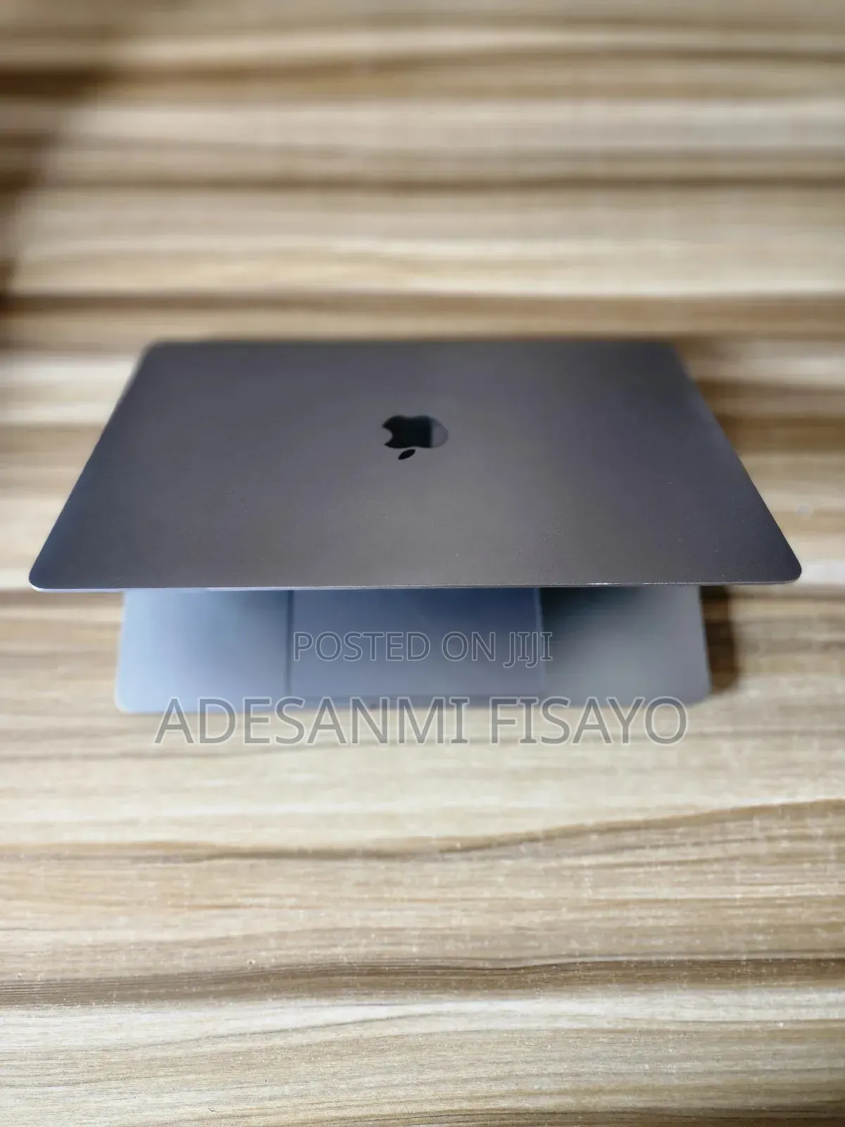 Laptop Apple MacBook Pro 2022 M2 8GB Apple M2 SSD 256GB