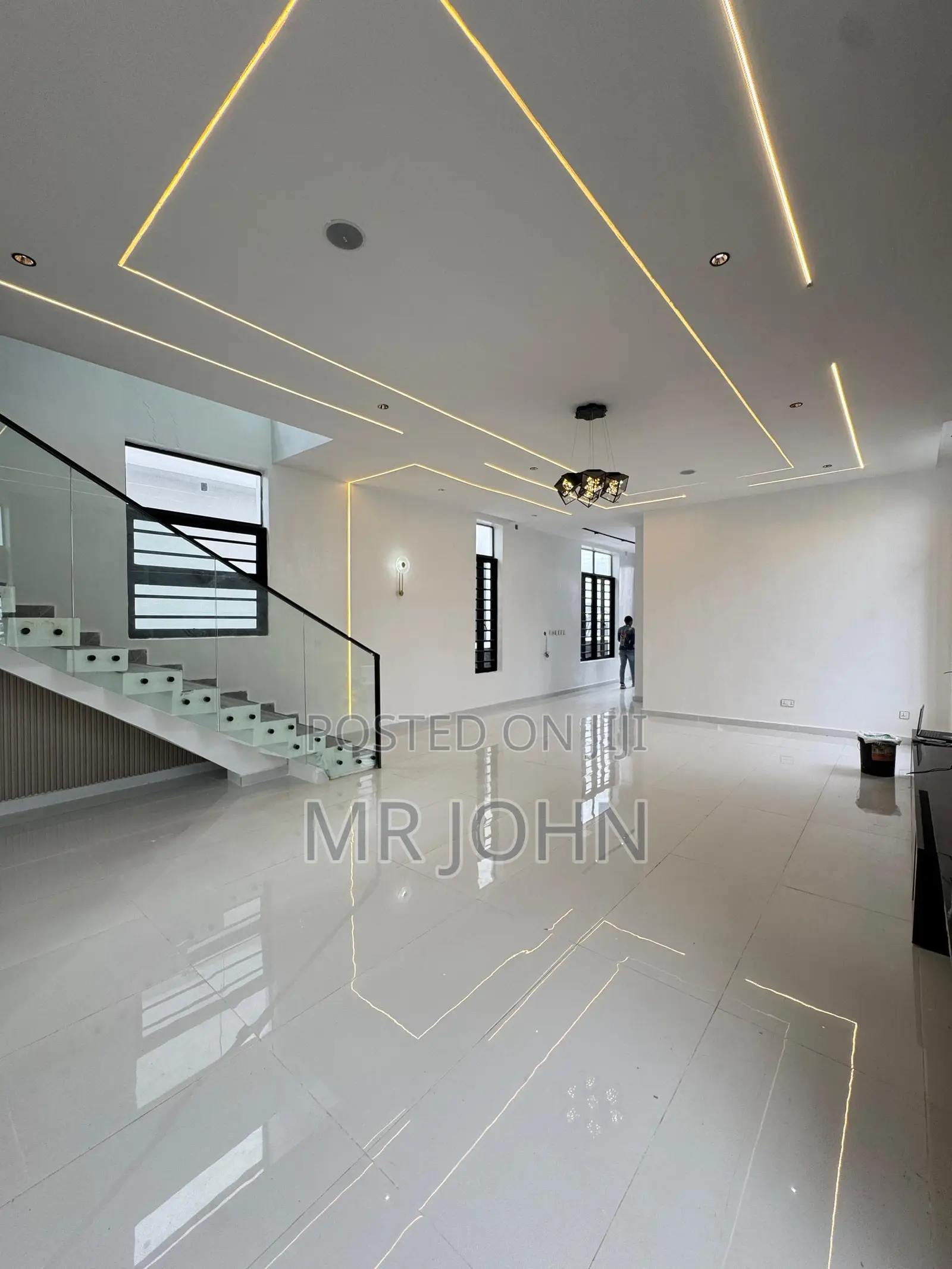4bdrm Mansion in Orchid, Chevron for sale
