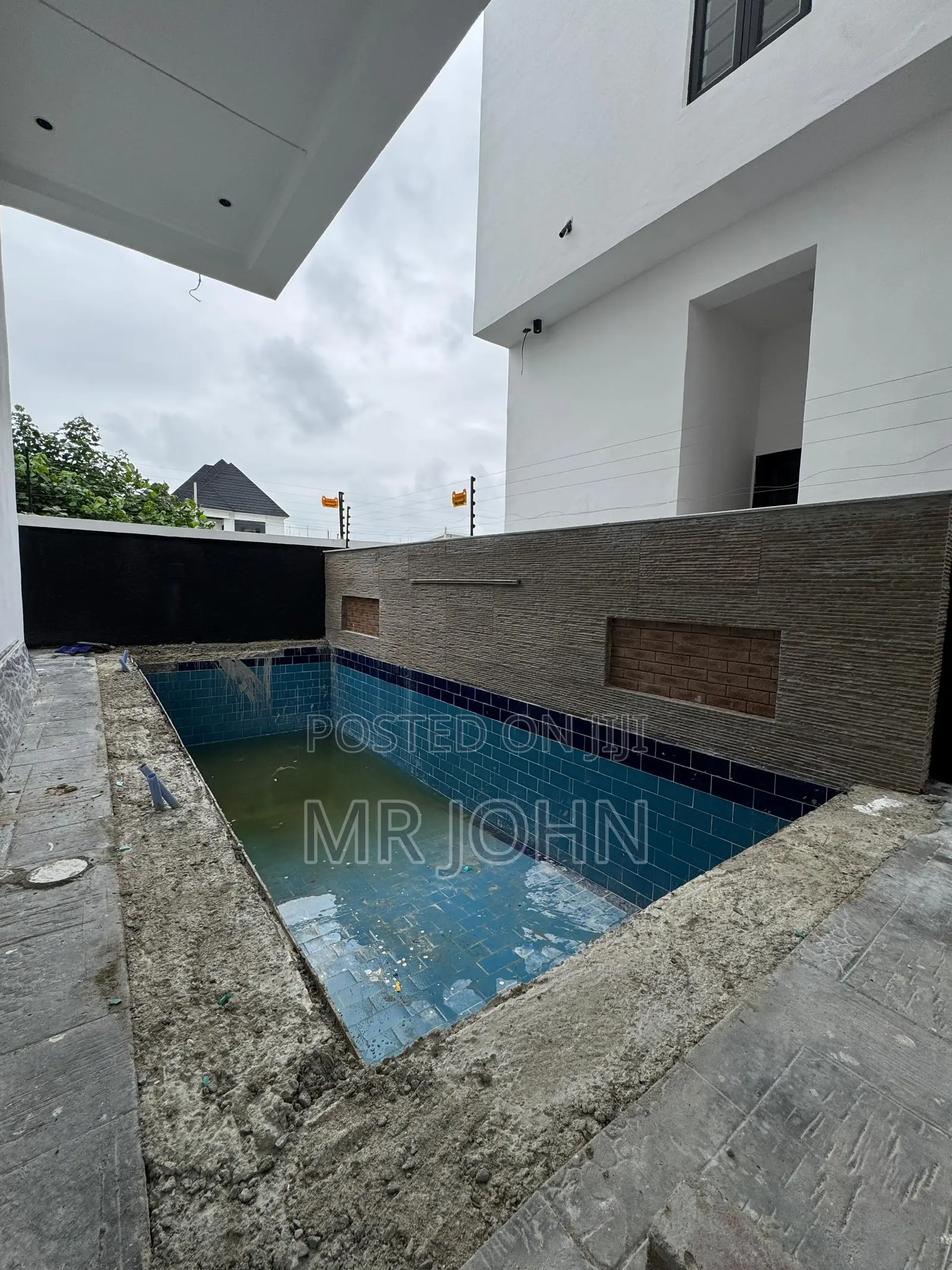 4bdrm Mansion in Orchid, Chevron for sale