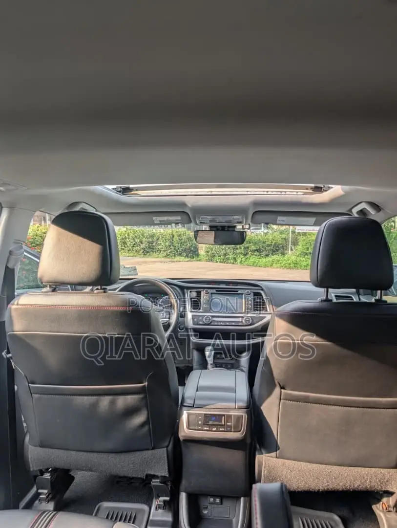 Toyota Highlander SE 2019 White