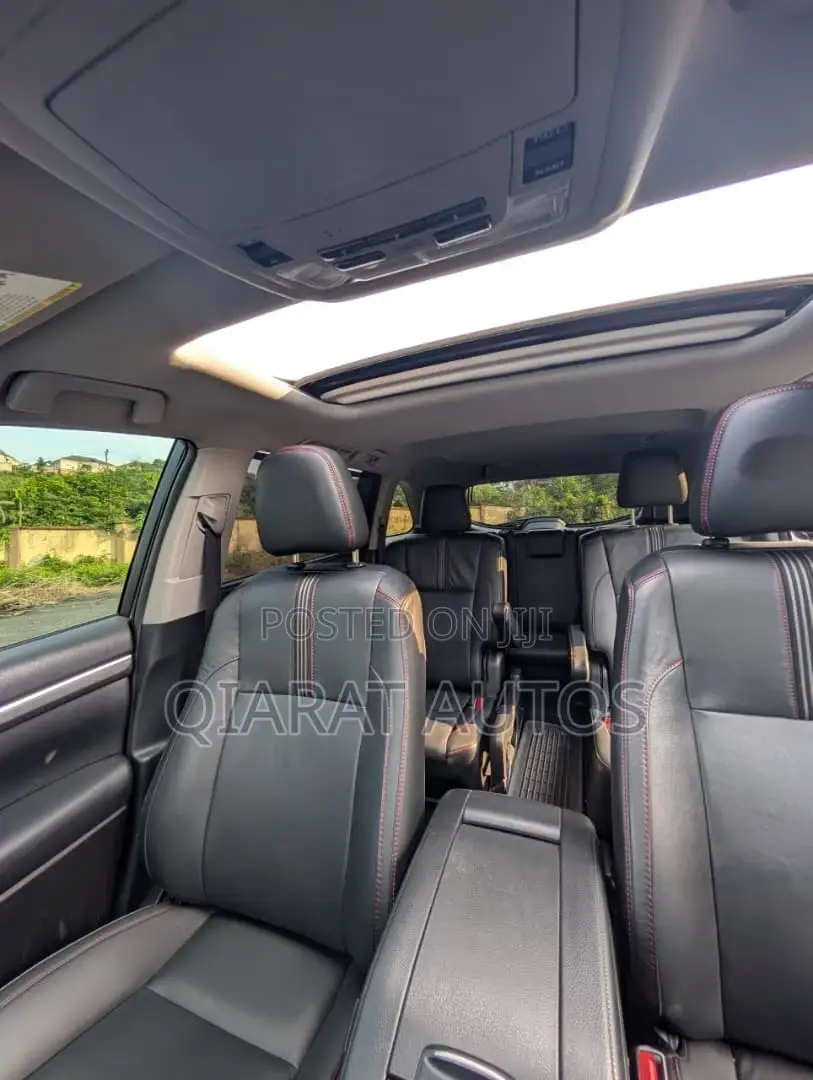 Toyota Highlander SE 2019 White