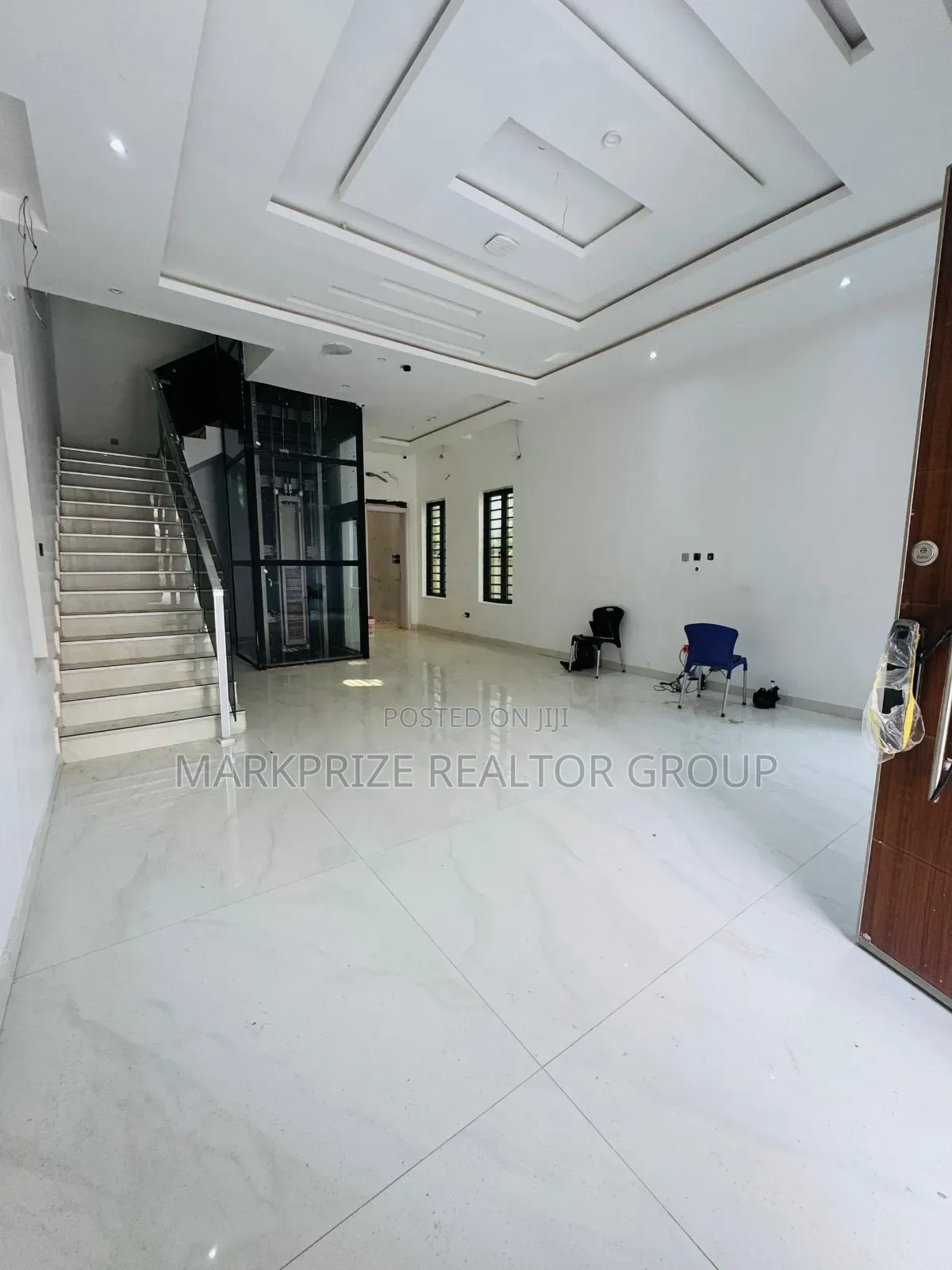 5bdrm Duplex in Ikeja Gra for sale