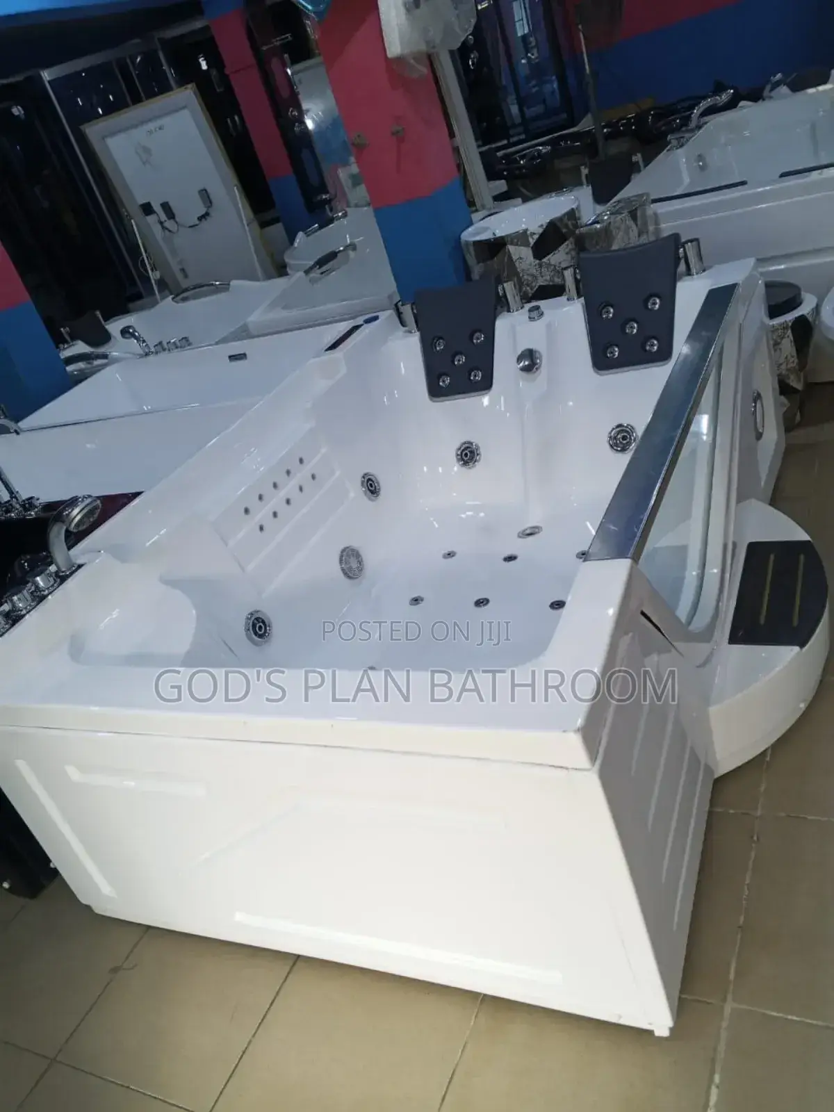 Double Jacuzzi With Glass
