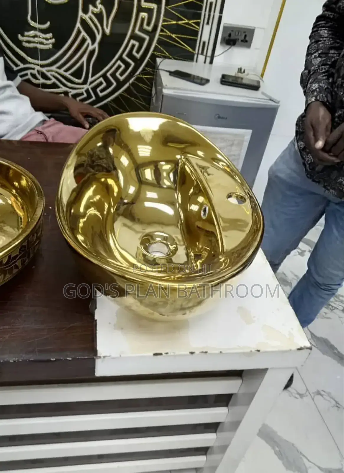 England Gold Wash Hand Basin
