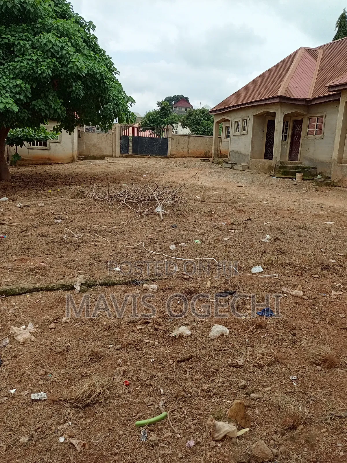7bdrm Block of Flats in Karu for sale