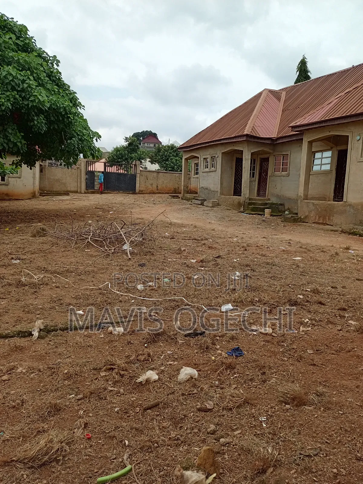 7bdrm Block of Flats in Karu for sale