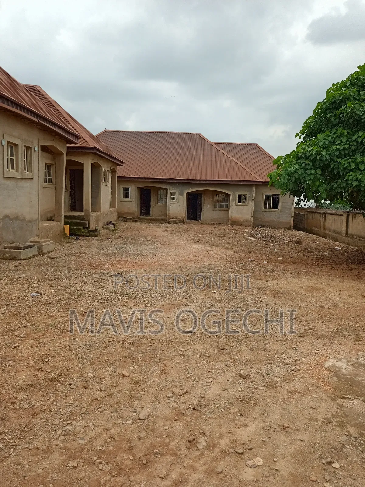 7bdrm Block of Flats in Karu for sale