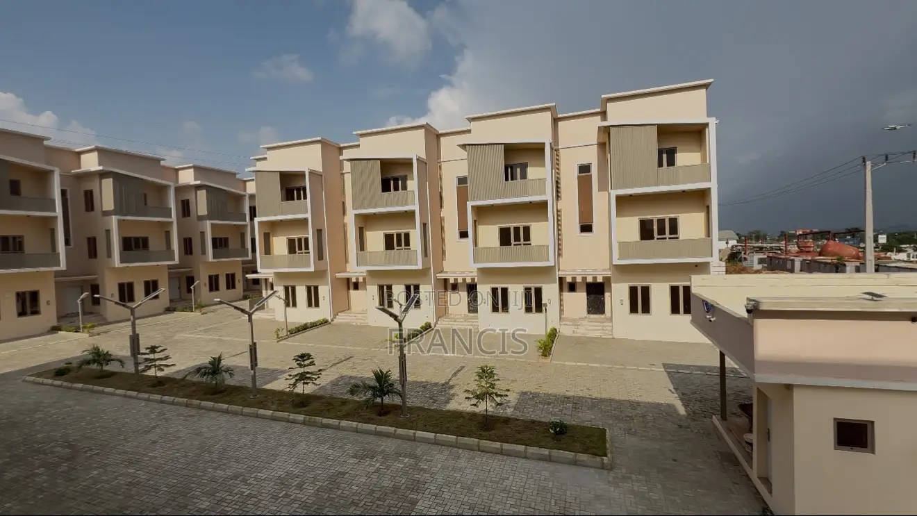 4bdrm Townhouse/Terrace in Dawaki for sale