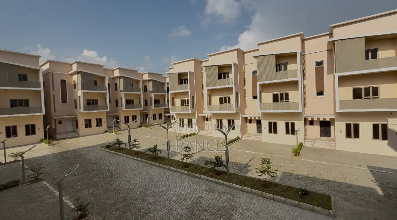 4bdrm Townhouse/Terrace in Dawaki for sale