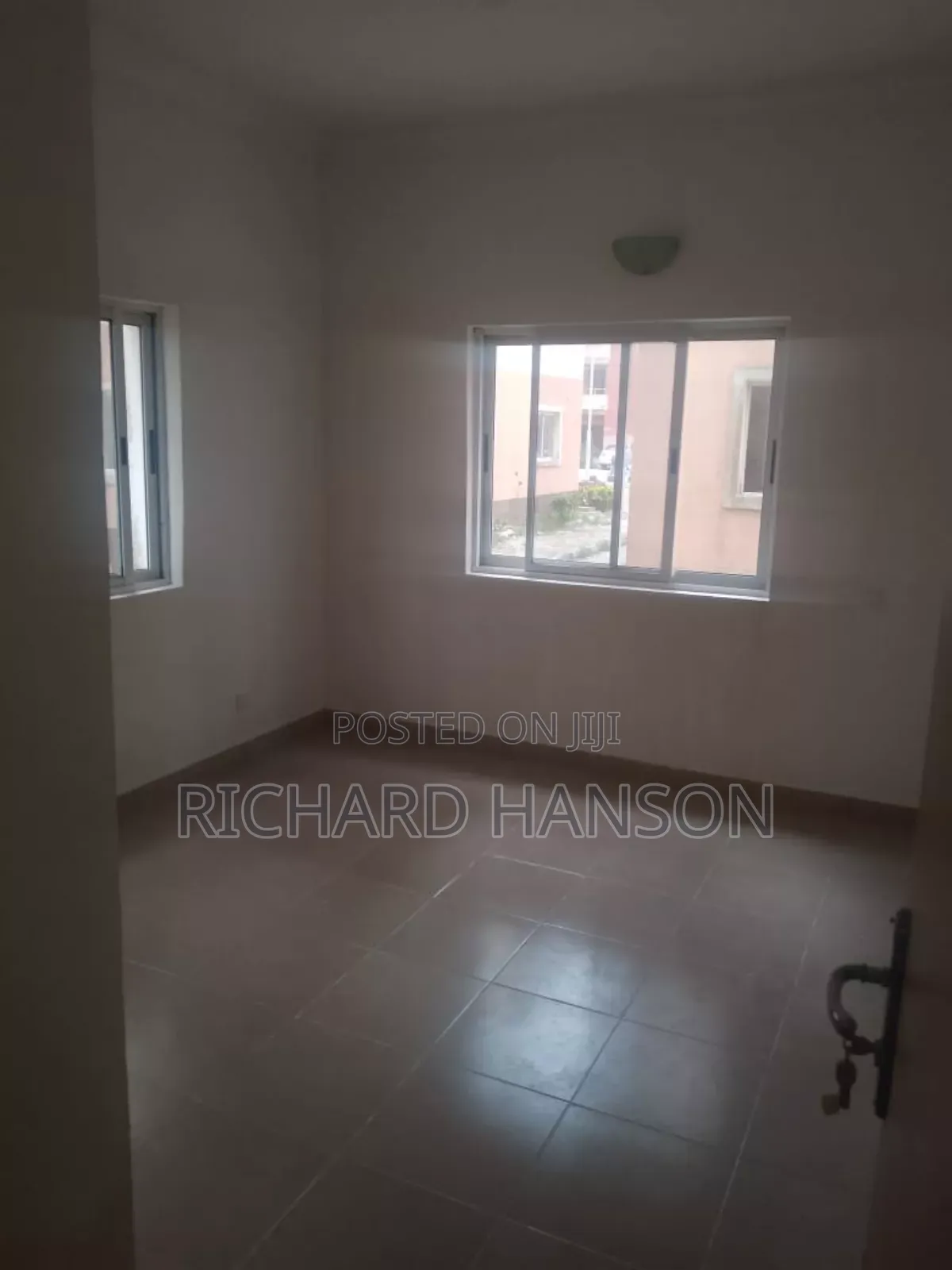 3bdrm Apartment in Shoprite Sangotedo for rent