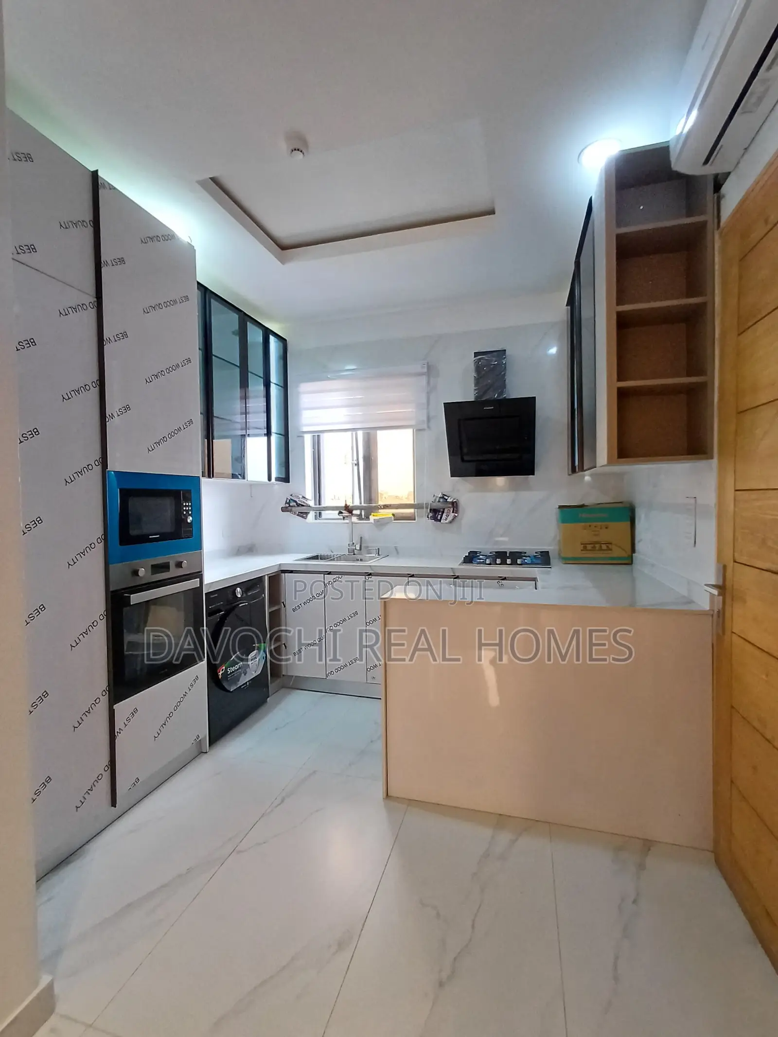 5bdrm Duplex in Chevron for rent