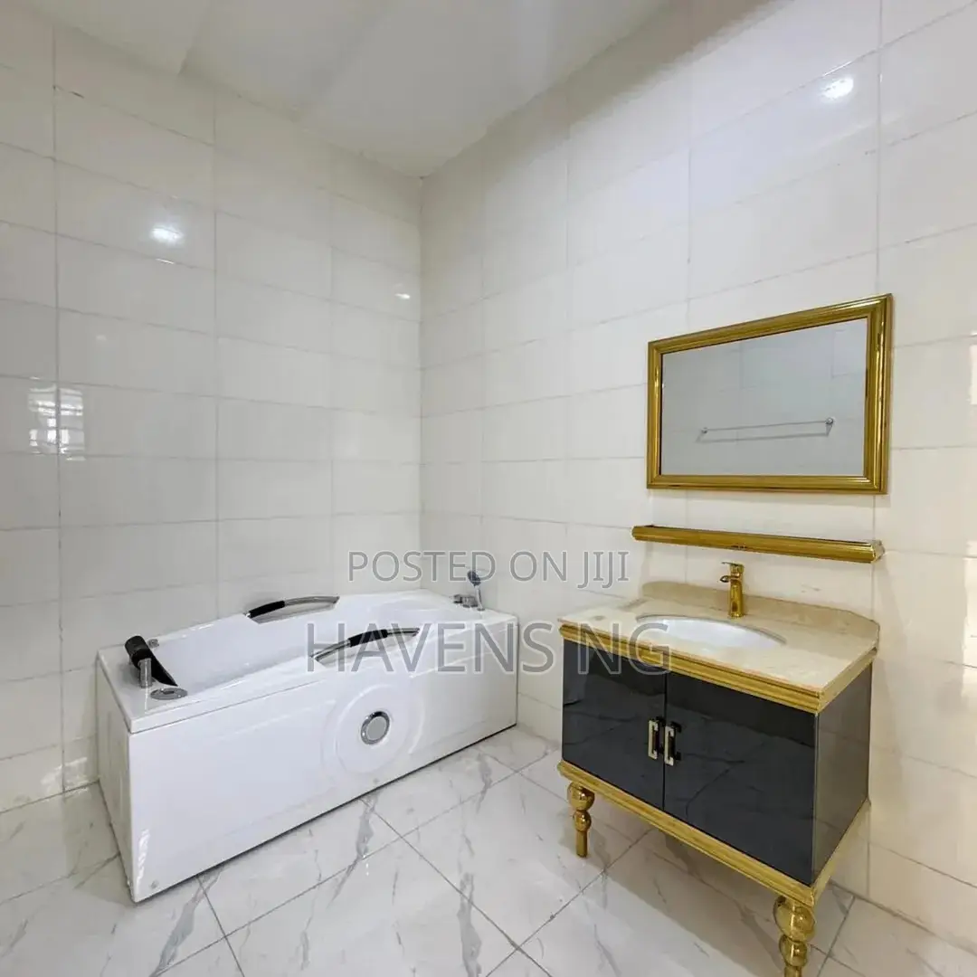 4bdrm Duplex in Ikota for sale