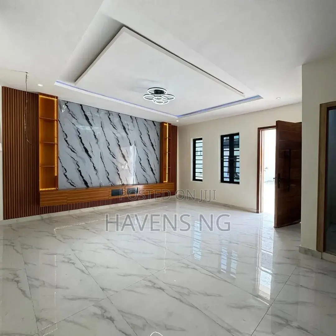 4bdrm Duplex in Ikota for sale
