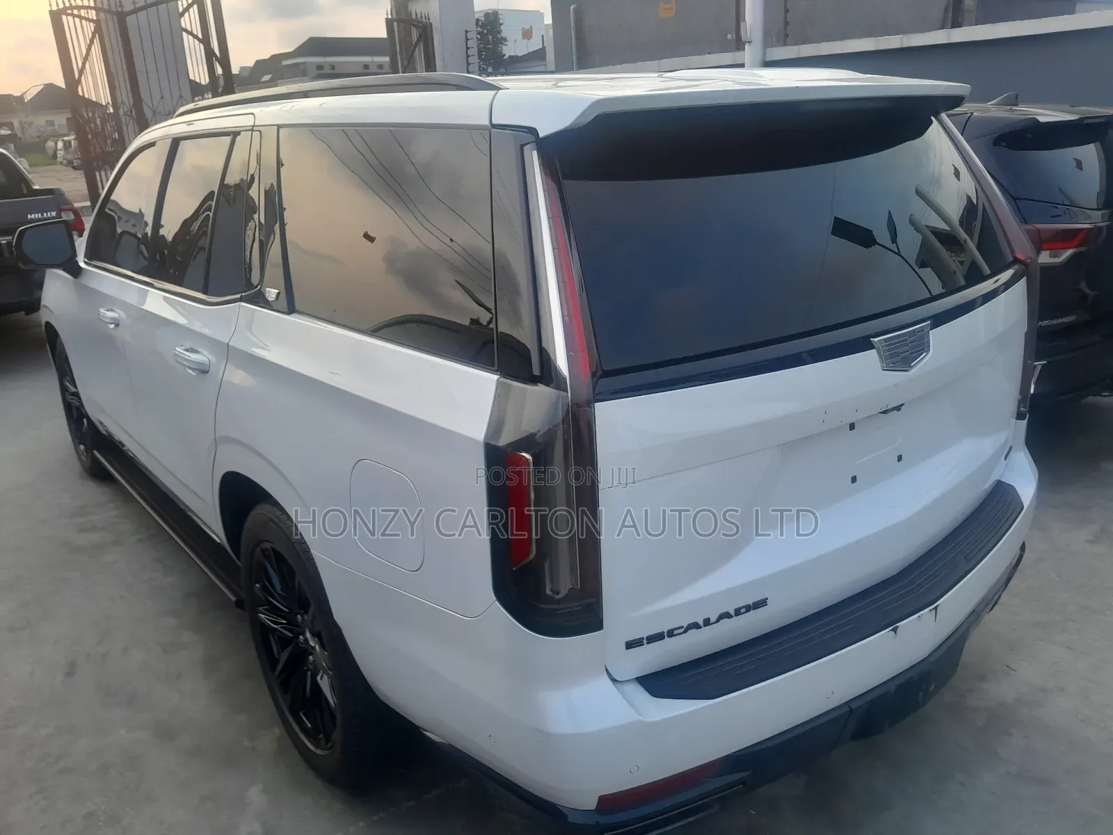 Cadillac Escalade 2023 White