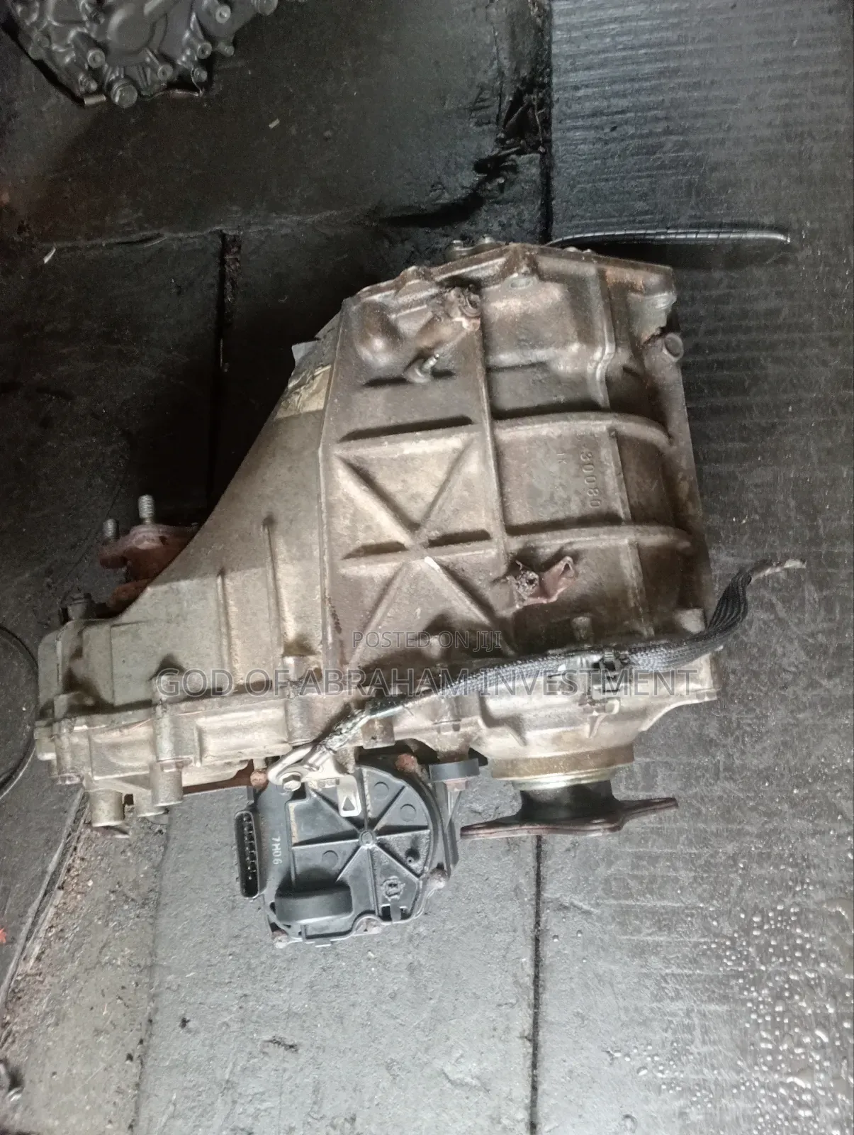 Toyota Landcruiser Auxiliary Gear 2012 Model