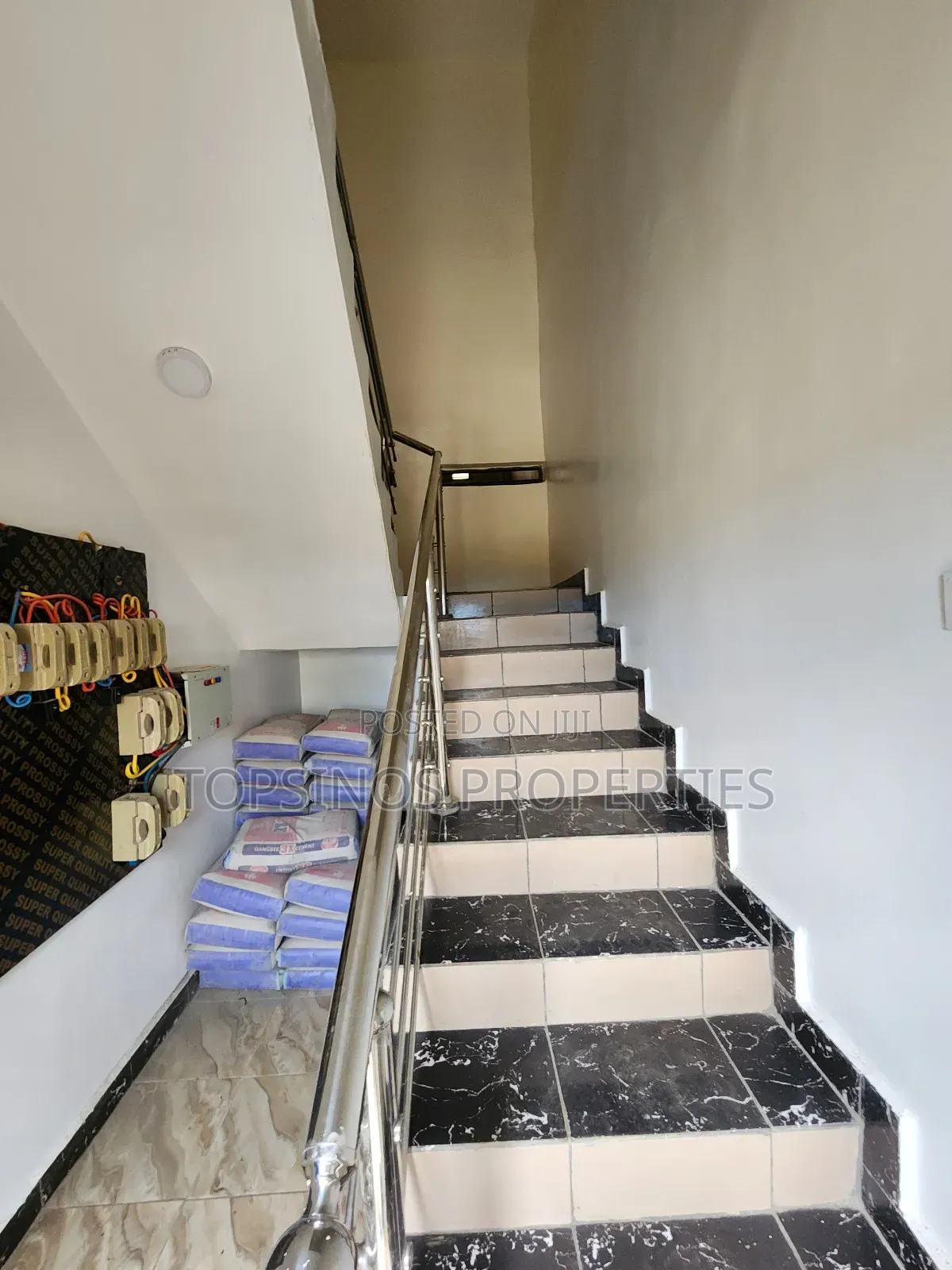 2bdrm Block of Flats in Dawaki for rent