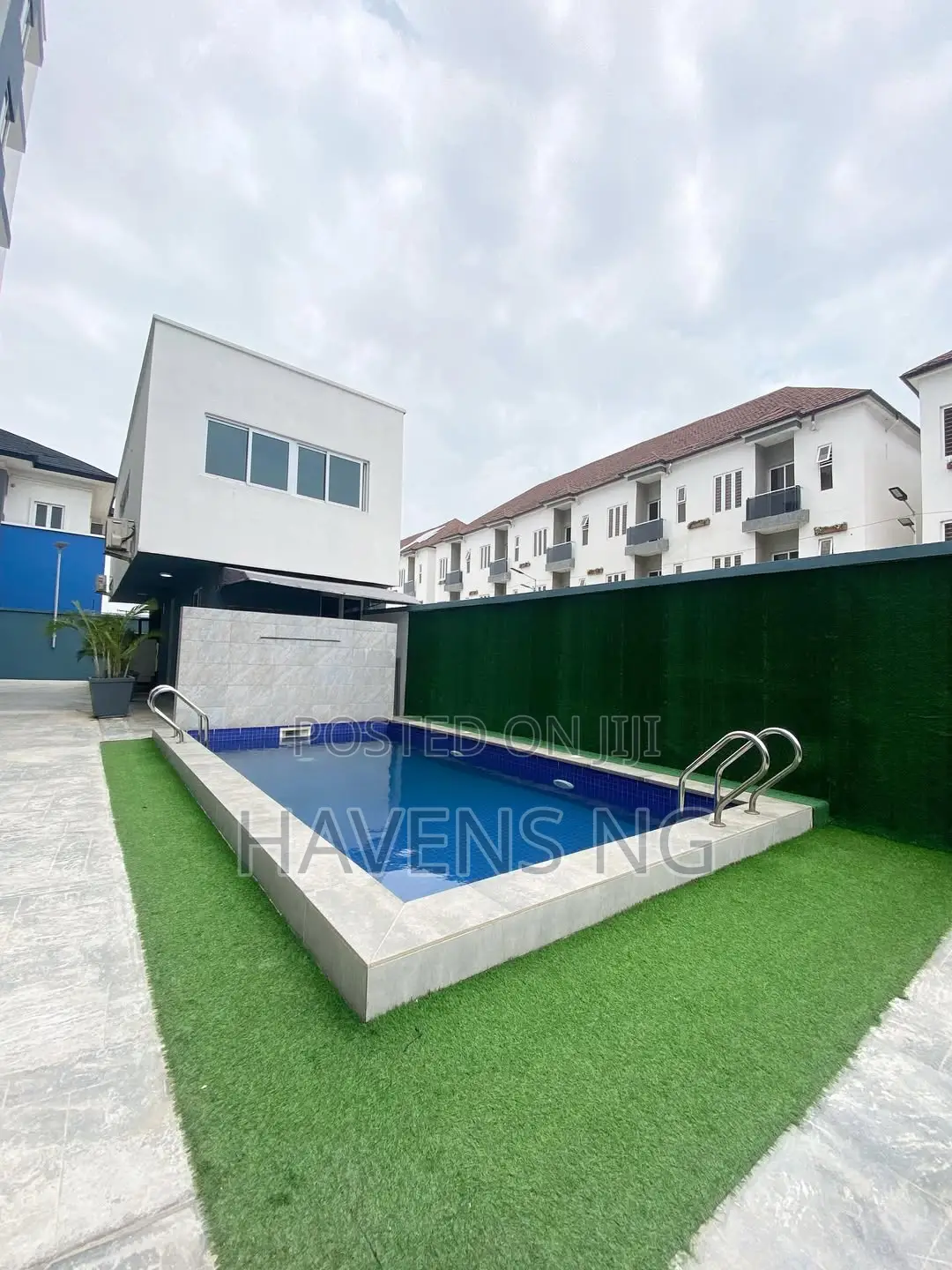 4bdrm Apartment in Ikate for sale