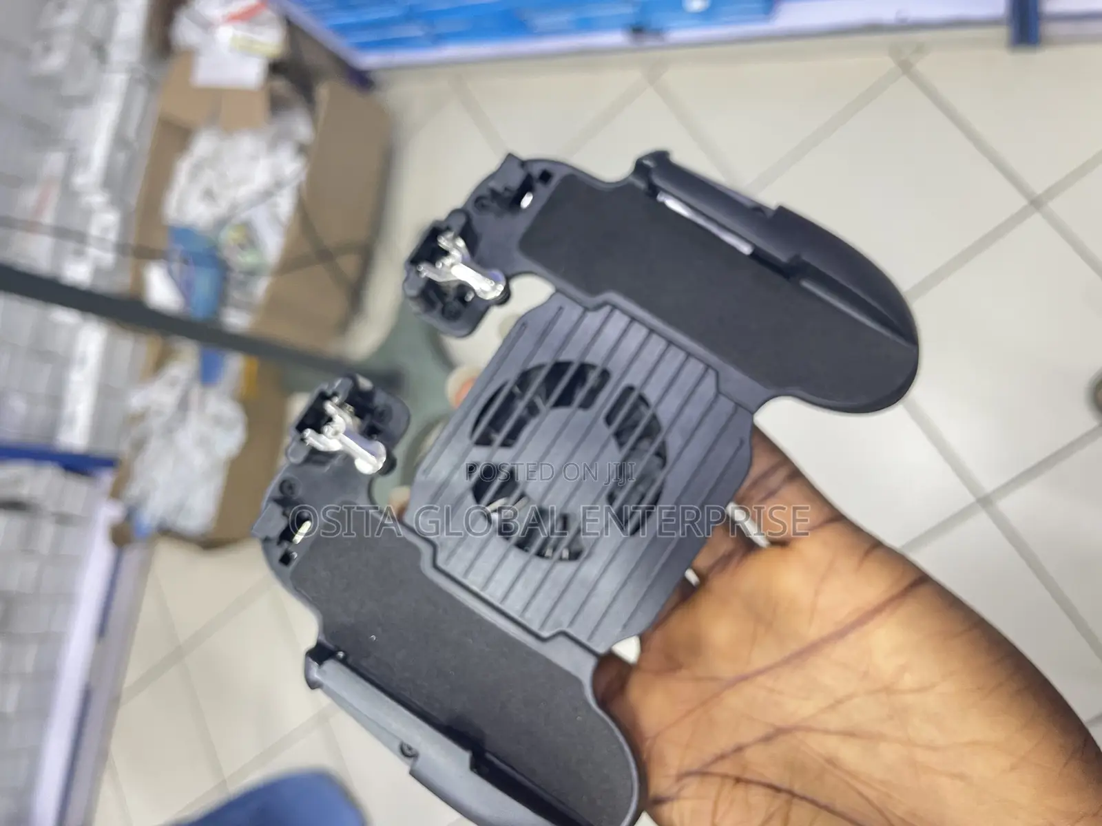 H5.0 Mobile Phone Holder and Cooling Fan With Inbuilt Battery