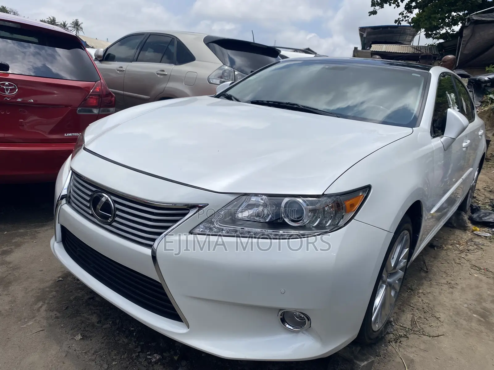 Lexus ES 350 FWD 2013 White
