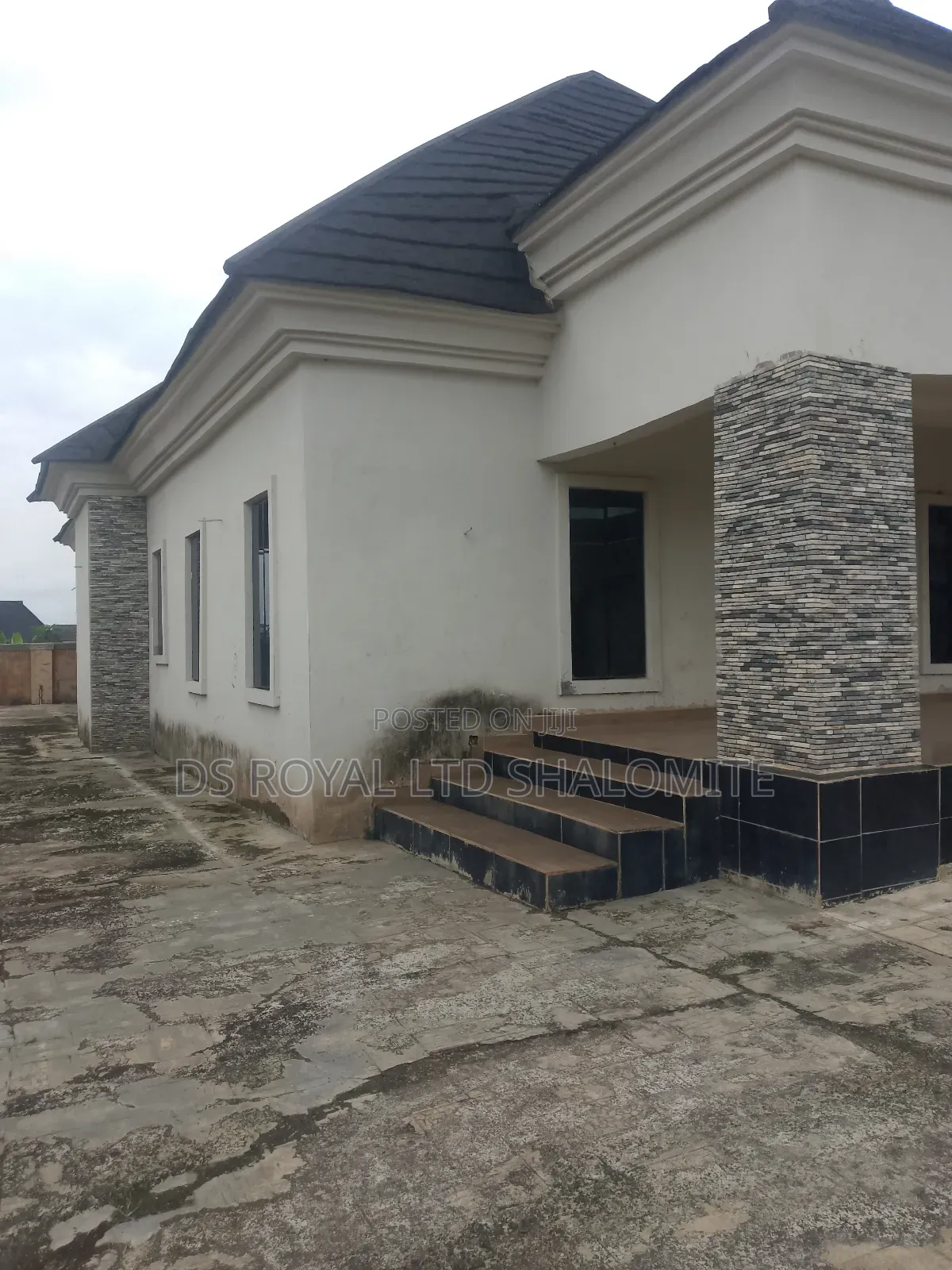 4bdrm Bungalow in Benin City for sale